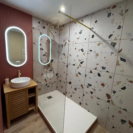 Appartement Baie Des Anges - Renovated T2 Sea View - Air-conditioned